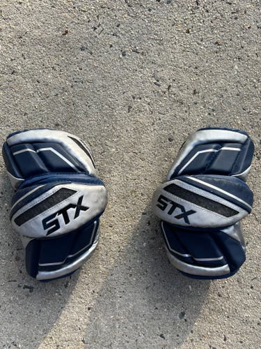 Used Medium STX Shadow Arm Pads