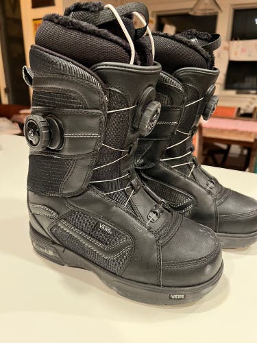 Used Size 6.0 (Women's 7.0) Vans Aura Snowboard Boots