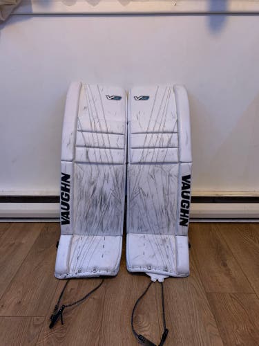35"+2 Vaughn V9 Pro Goalie Leg Pads