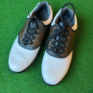 Size 8 Mens FJ golf shoes with spikes