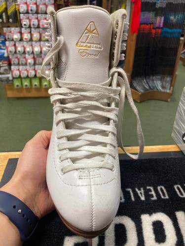 Used Jackson Size 6 Figure Skates
