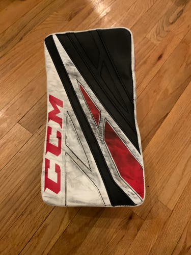 CCM EFLEX 4 BLOCKER PRO STOCK DEVON LEVI OFFER ME!