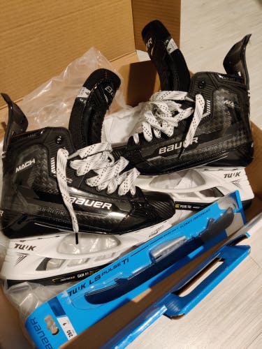 Senior New Bauer Supreme Mach Hockey Skates Wide Width Size 9 Fit 3