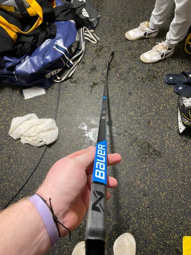 Senior Left Hand P28 Team Nexus Hockey Stick