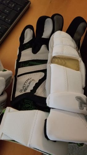 New Player's Maverik M4 Lacrosse Gloves 13"