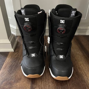 Used Size Men's 10.5 (W 11.5) DC Control Snowboard Boots All Black