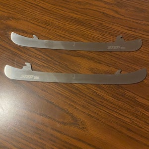 Step Steel Hockey ST Pro XS CCM Steel Runners 280