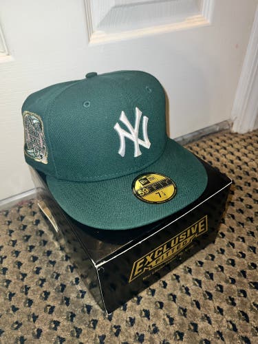Pine Green Yankees Fitted W/ Pink Bottom