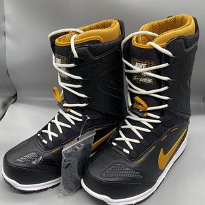 Nike Size 9 Snowboard Lunarendor Boots