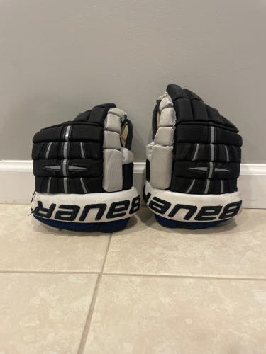 Bauer 11"  4 roll pro Gloves