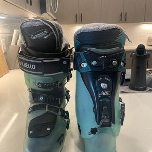 Women's All Mountain Medium Flex Kyra Ski Boots
