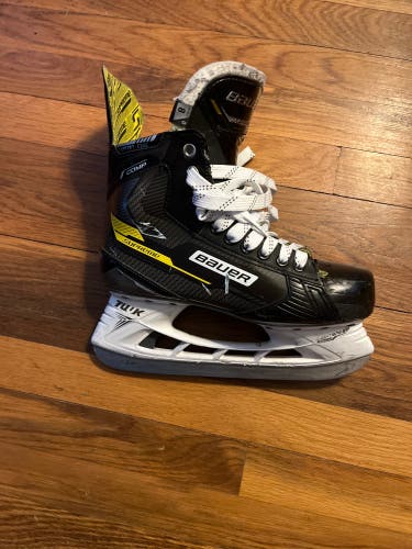Used Bauer Size 8 Supreme Comp Hockey Skates