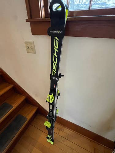 Used Men's 2021 Fischer 165 cm Racing RC4 World Cup SL Skis With Bindings Max Din 20