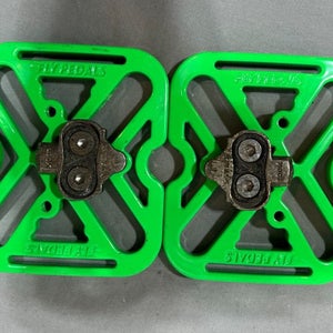 Fly Pedals V2 Clipless Pedal to Platform Adapters +SPD Cleats Green GREAT
