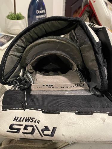 Used Regular Ritual G5 Glove And Blocker Set