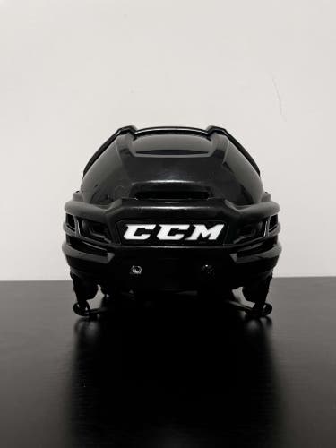 Used Medium CCM Tacks 910 Helmet