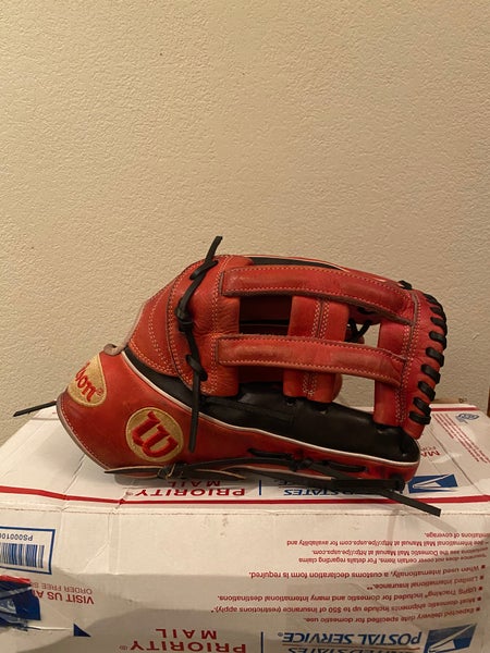 Used Wilson Right Hand Throw Outfield A2K Baseball Glove 12.75"