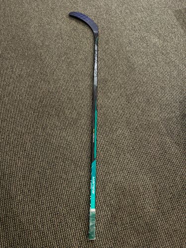 Intermediate Right Handed P92 Pro Stock Vapor Hyperlite Hockey Stick