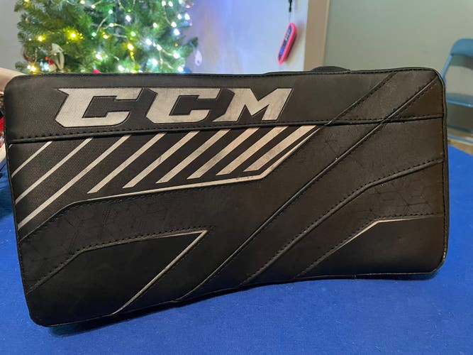 CCM Axis Jr blocker