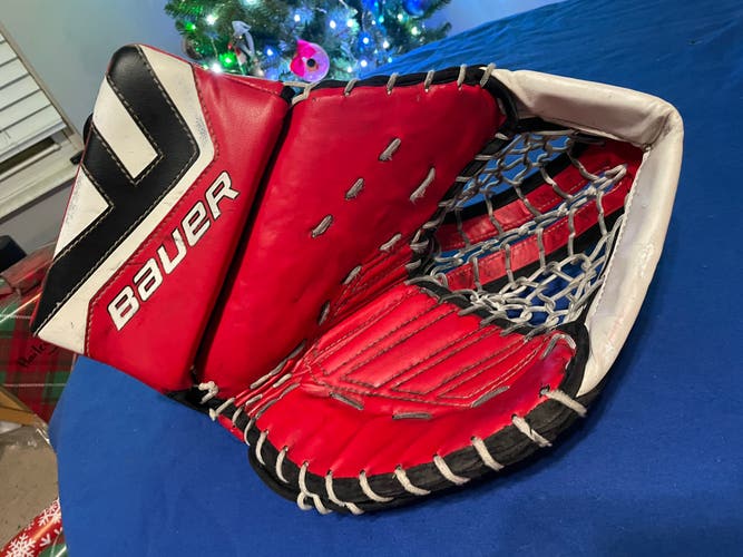 Bauer Supreme hockey goalie catch glove