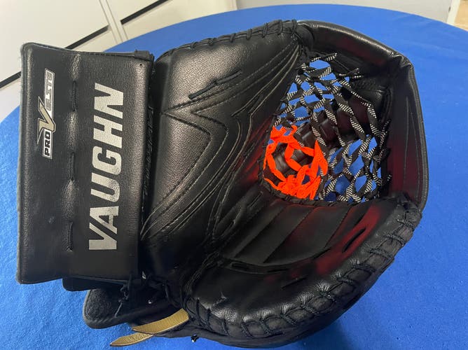 Vaughn Pro V Elite Hockey W/ puck Tracker Pocket