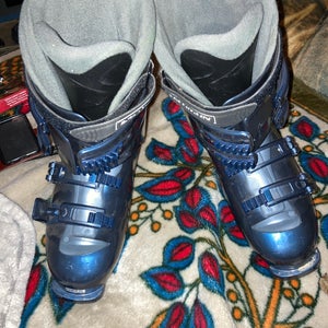Used Men's Size 9.0 (Women's 10) Salomon Snowboard Boots