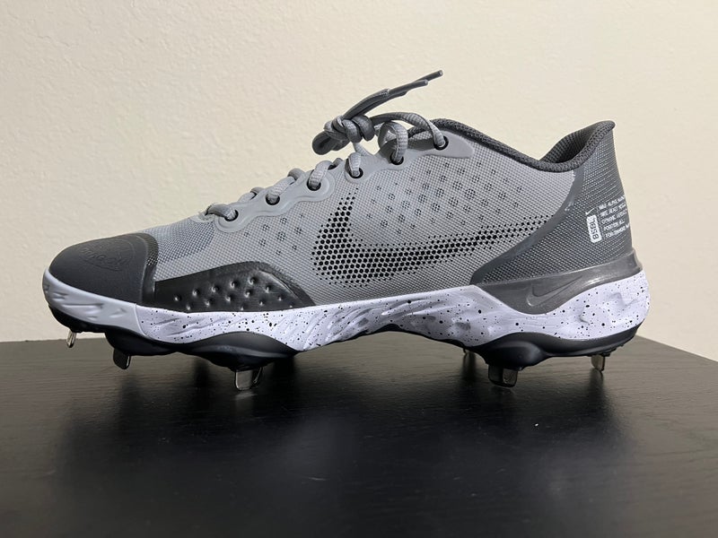 Nike Alpha Huarache Elite 3 Low Mcs Baseball Cleats in Gray for