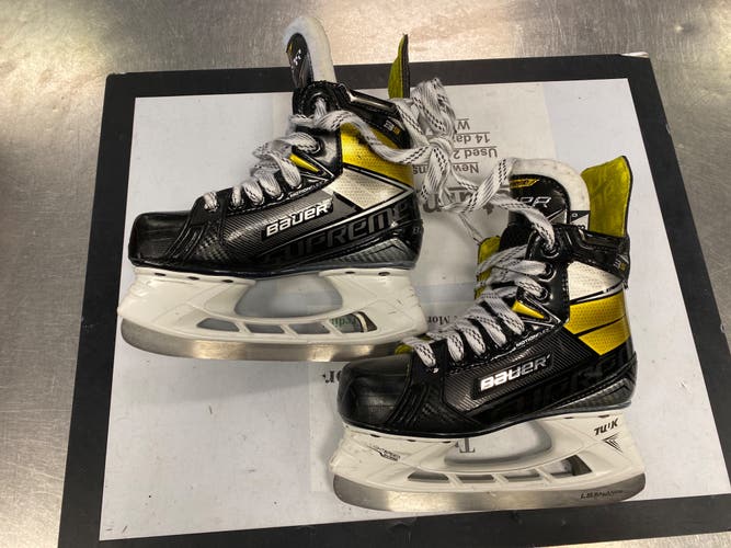 Used Bauer Regular Width Size 3 Supreme 3S Hockey Skates