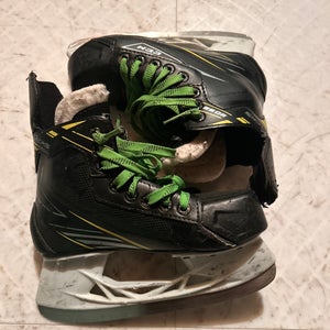 Used CCM Regular Width  Size 2 Tacks Hockey Skates