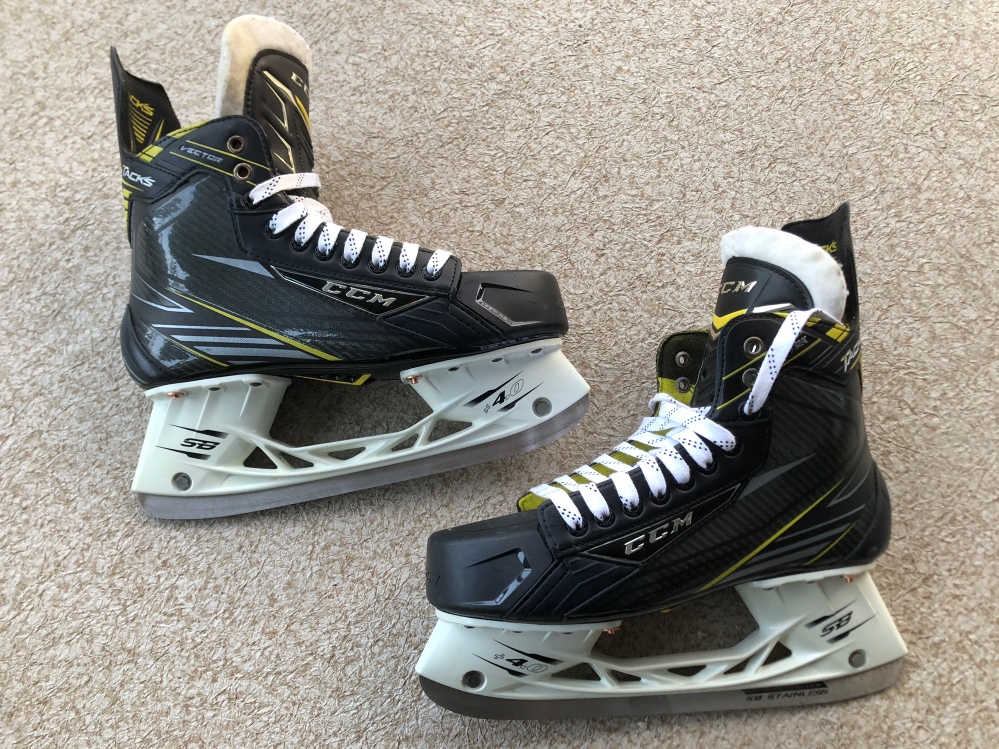 LIKE NEW Senior Used CCM Tacks vector Hockey Skates Regular Width Size 10