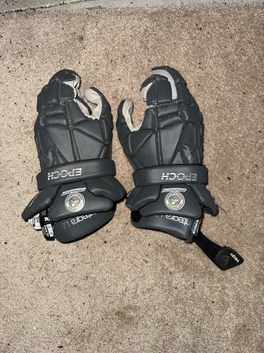 New Player's Epoch 13" Integra LE Lacrosse Gloves