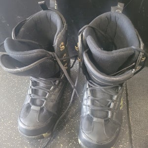 Used Avalanche Sb Boots Senior 11 Men's Snowboard Boots