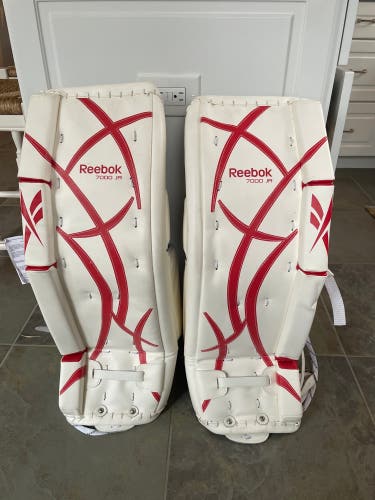 28" Reebok  7000 Jr Goalie Leg Pads