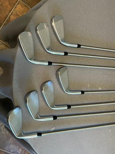 Used PXG Right Handed 0211 Iron Set Regular Flex Aerotech Graphite Shaft