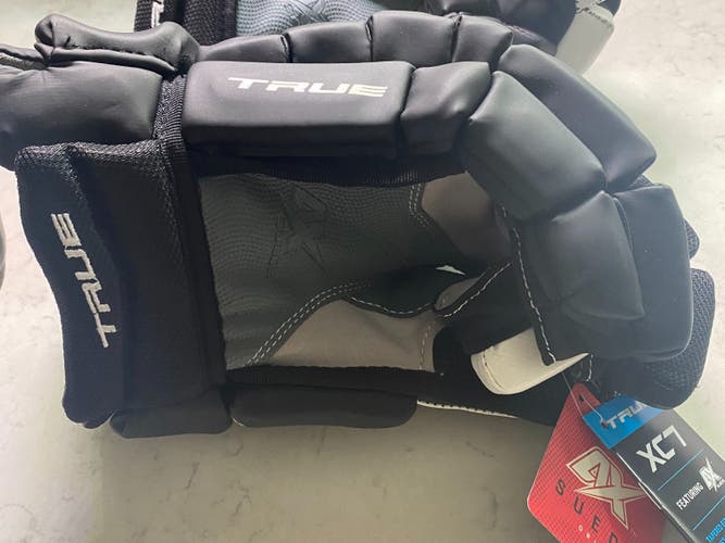 New True XC7 Gloves 15"