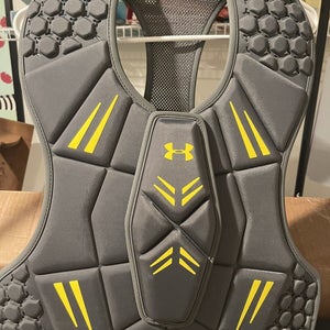 New w/o Tags Large Under Armour VFT Chest Protector