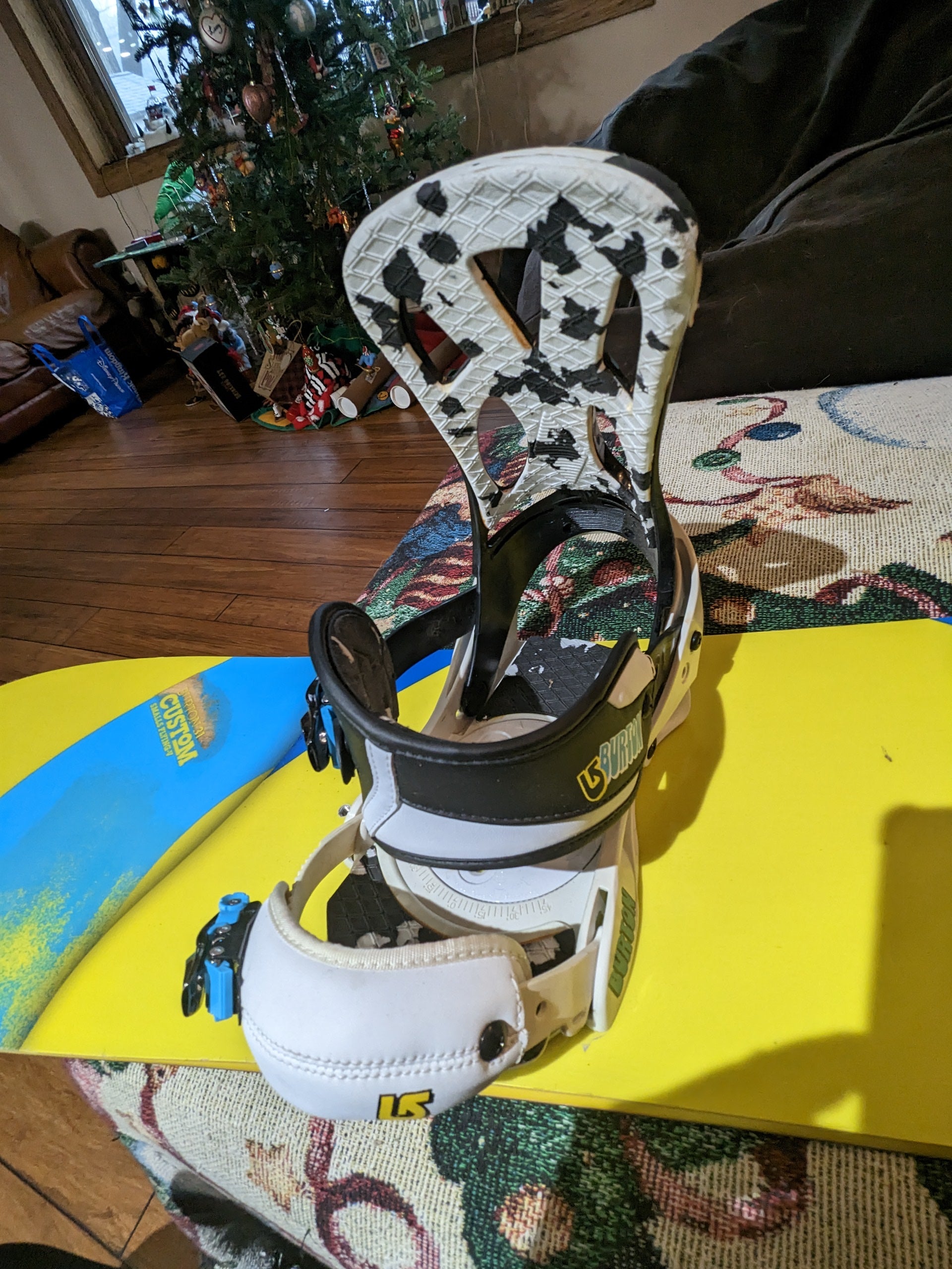 burton boba fett snowboard Women's Feelgood Flying V 2026 149 luxury second hand Color:TT Gloss Red/Gold When you want every Givenchy Mini 4g Backpack