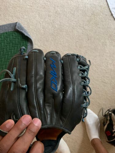 Outfield 12.75" Mako Baseball Glove