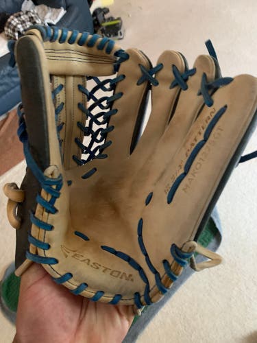 Outfield 12.75" Mako Baseball Glove