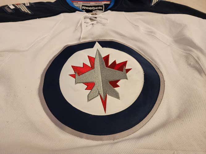 [USED] White Winnipeg Jets Jersey - Medium - Fair Condition