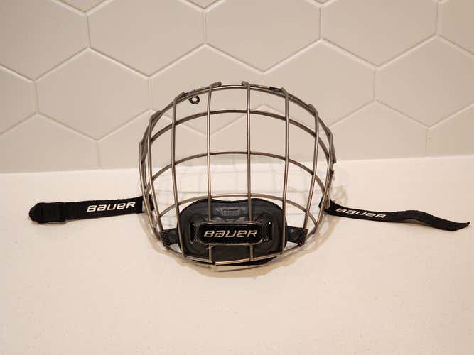 [USED] Bauer Re-Akt Cage with Hardware- See Description of Damage