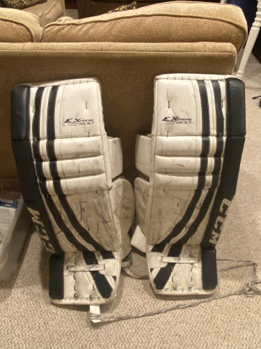 Used 33" CCM  Extreme Flex 400 Goalie Leg Pads
