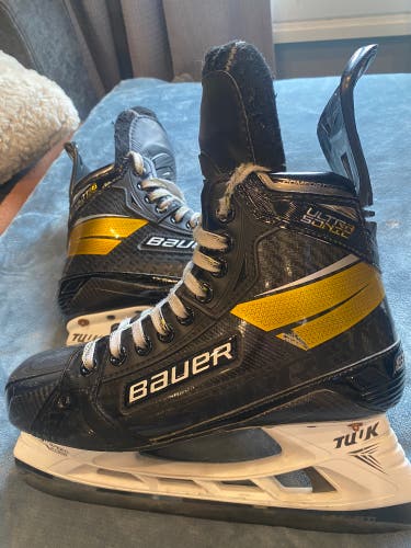 Used Bauer Regular Width Pro Stock Size 7.25 Supreme UltraSonic Hockey Skates