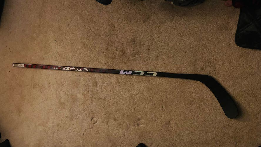 Intermediate Right Handed P29  JetSpeed FT5 Pro Hockey Stick