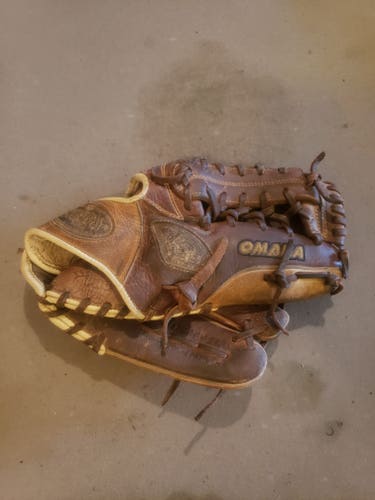 Used Louisville Slugger Right Hand Throw Infield Omaha Baseball Glove 11.5"