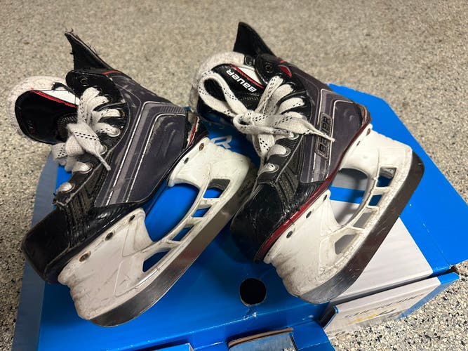 Used Bauer Size 1.5 Hockey Skates