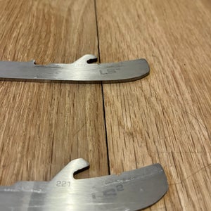 Tuuk LS2 hockey skate blades size 221