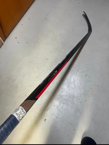 Senior Right Handed P92 Vapor Hyperlite Hockey Stick