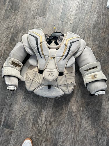 Used XL Vaughn Pro Stock Velocity V7 Goalie Chest Protector VGK Oscar Dansk