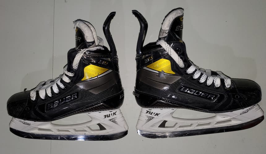 Senior Used Bauer Supreme 3S Pro Hockey Skates Regular Width Size 7